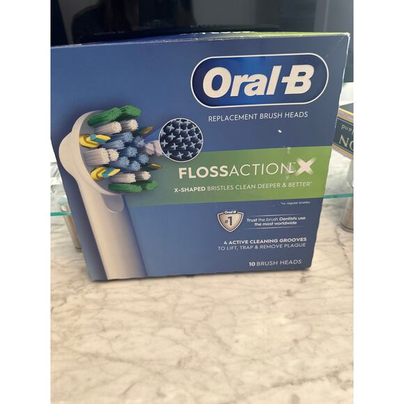 Oral-B Floss Action Electric Toothbrush Replacement Brush Heads, 10 ct. - Picture 1 of 4
